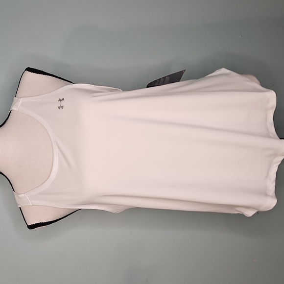 NWT Women's White Under Armour Loose Fit Tank Top Small Heat Gear - Picture 1 of 5